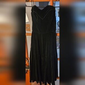 Jo Collins Vintage 1950s Elegant Black Velvet Strapless Dress